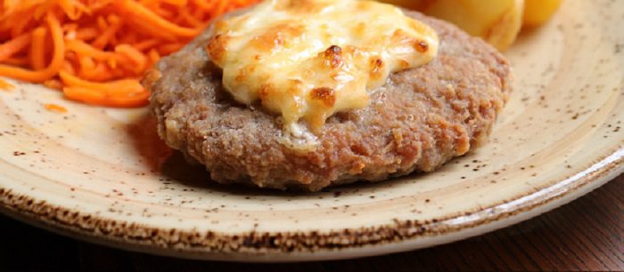 Рубленая_свинина_запеченая_с_сыром