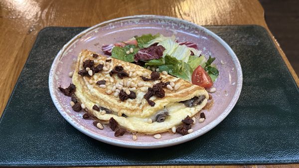 Омлет-с-сулугуни-и-вялеными-томатами