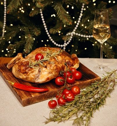 Фаршированная курица с блинами и грибами