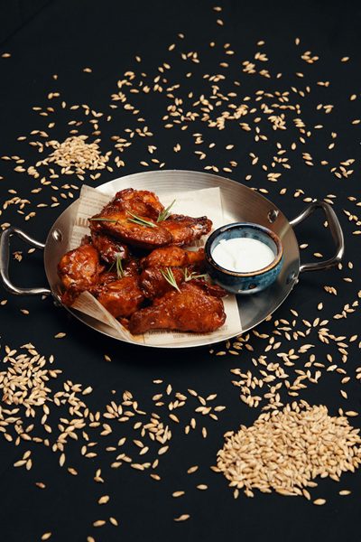 Крылья_Буффало_с_остринкой_и_соусом_дор_блю